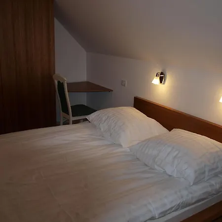 Apartment Knap *